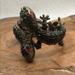 Black Gold Lizard Gecko Reptile Bracelet Red Black Rhinestones Gold tone